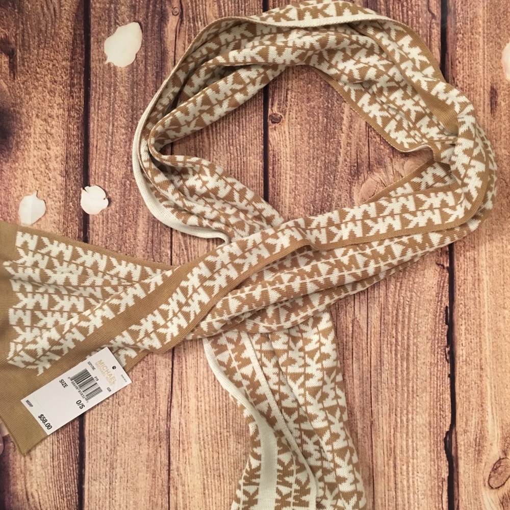 🌼 SALE! Michael Kors Scarf!